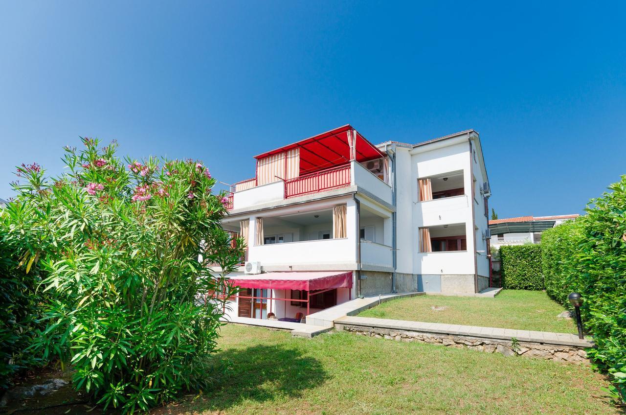 Apartments Miha Krk Town Exterior foto